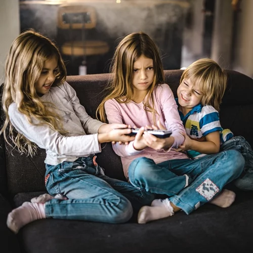 Ζήλεια ανάμεσα στα αδέλφια | Πώς μπορούν οι γονείς να διαχειριστούν τις εντάσεις;