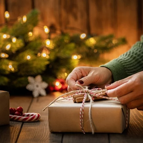 Το Christmas hack που θα σου αλλάξει τη ζωή | Πώς θα τυλίξεις τα δώρα σου με 2 κινήσεις