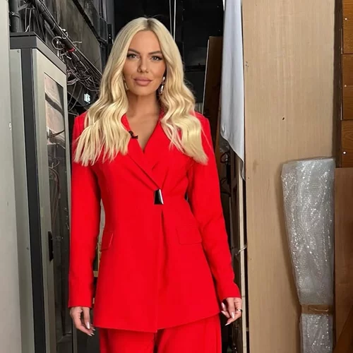 "Είναι και το σύμπαν που με ακούει να μιλάω για βάφτιση στο νερό" | Το επικό σχόλιο της Ιωάννας Μαλέσκου