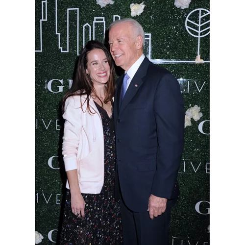 Ashley Biden | Η κόρη του Joe Biden λατρεύει τη μόδα και έχει ήδη γίνει viral για τον τρόπο που χορεύει