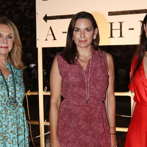 Επίδαυρος | Οι παρουσίες που ξεχώρισαν στη συναυλία του Θεόδωρου Κουρεντζή και της ορχήστρας Utopia