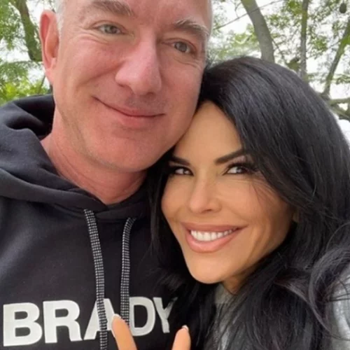 Jeff Bezos | Δαχτυλίδι πολλών εκατομμυρίων δολαρίων αρραβώνων στην Lauren Sánchez