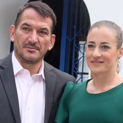 Πύρρος Δήμας | Με την Αφροδίτη Σκαφίδα λίγο πριν γίνουν γονείς στην παρουσίαση δίσκου του Αντώνη Ρέμου