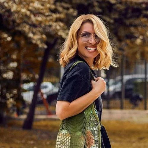 Θέλεις να ετοιμάζεσαι γρήγορα κάθε πρωί; Η Μαρία Ηλιάκη προτείνει το πιο έξυπνο styling trick