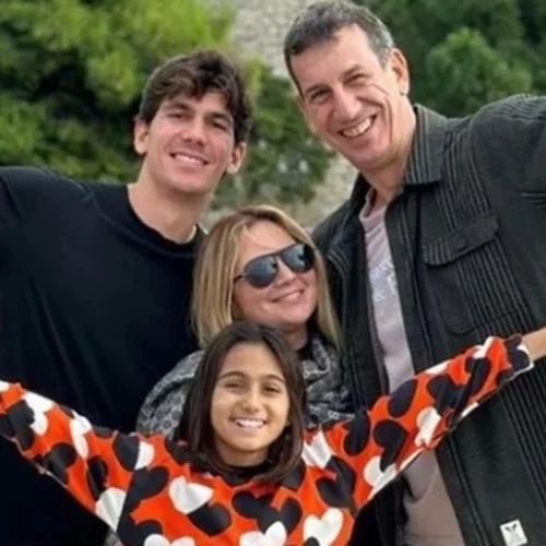 Σοφία Γαλακτερού | Η 9χρονη κόρη της Νάνσυ Ζαμπέτογλου και του Νάσου Γαλακτερού στον πρώτο της "κινηματογραφικό ρόλο"