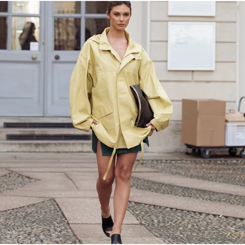 Τα κομψά mules με τα οποία θα κάνεις τις πιο ωραίες καλοκαιρινές εμφανίσεις