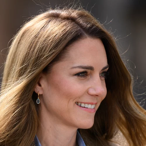 Η Kate Middleton με νέο hair look στην επέτειο γάμου της | Το ξανθό χρώμα που "φώτισε" το πρόσωπό της