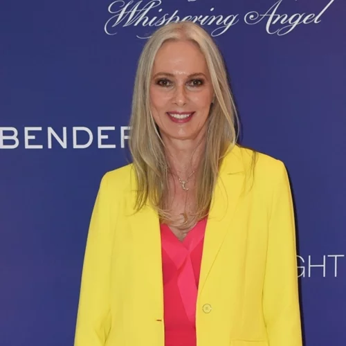 Petra van Bremen | Τα looks της από τις διακοπές της στη Μύκονο είναι ό,τι οφείλει στο στιλ της κάθε γυναίκα άνω των 50