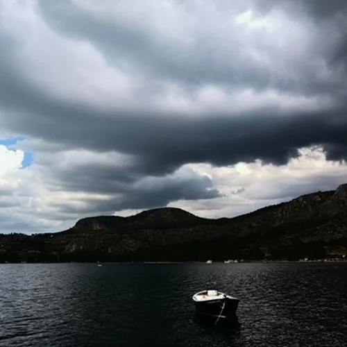Επιμένει η κακοκαιρία - Σε ποιες περιοχές αναμένονται ισχυρές βροχές και καταιγίδες