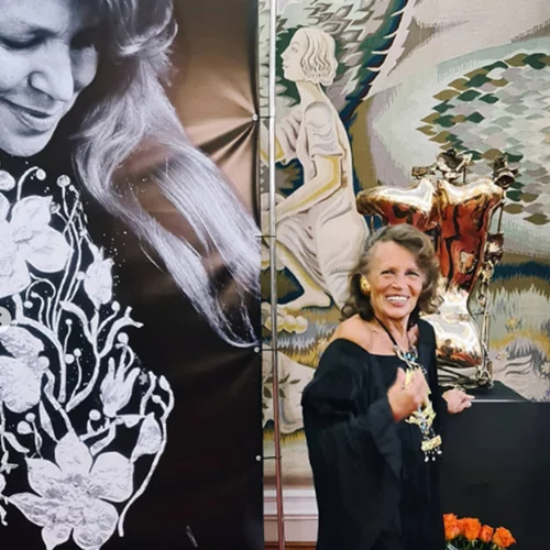 Λίζα Σωτήλη | Η Ελληνο-ιταλίδα σχεδιάστρια που δημιούργησε το κολιέ της Μαρέβας Μητσοτάκη