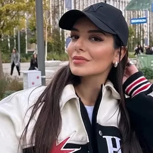 Η Νικολέττα Ράλλη μοιράζεται την πρωτεϊνική εκδοχή του σπανακόρυζου – με τι αντικαθιστά το ρύζι για φουλ πρωτεΐνη;