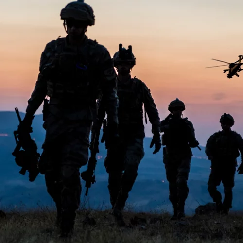 Όπου φύγει φύγει οι Ρώσοι μετά την κήρυξη επιστράτευσης από τον Putin - Ανάρπαστα τα εισιτήρια άνευ επιστροφής