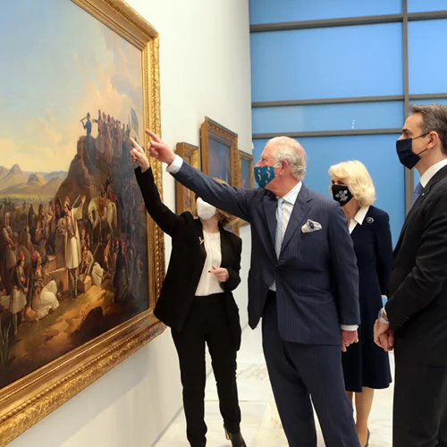 Ο Κάρολος στην Εθνική Πινακοθήκη | Καρέ - καρέ η ξενάγηση - Τα βλέμματα κέρδισαν οι πίνακες του '21