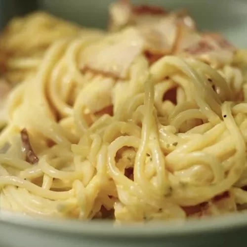 Φτιάξε την πιο γρήγορη ατομική καρμπονάρα με ένα σκεύος