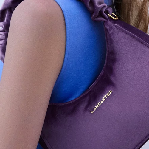 Οι κομψές τσάντες που λατρεύουν οι Παριζιάνες και θα κρατάς για χρόνια