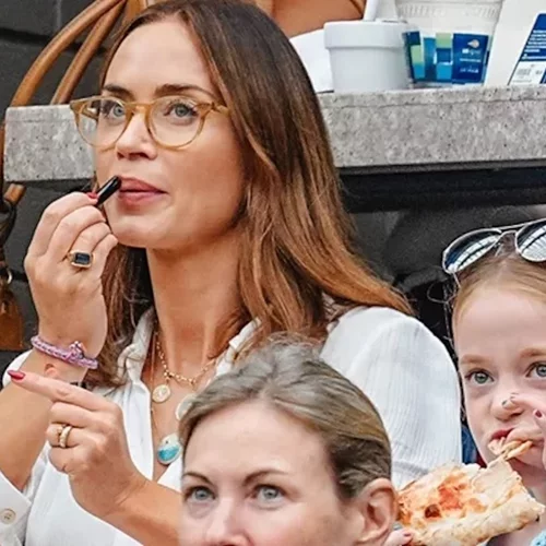 Emily Blunt | H ομοιότητα με τις κόρες της στην σπάνια οικογενειακή έξοδο