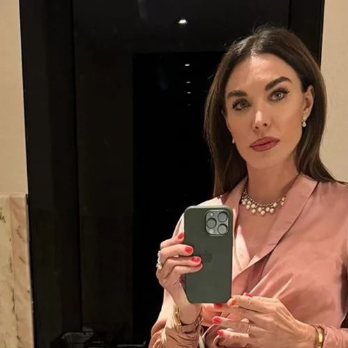 Τατιάνα Στεφανίδου | Με maxi φόρεμα στο αγαπημένο μας καλοκαιρινό χρώμα