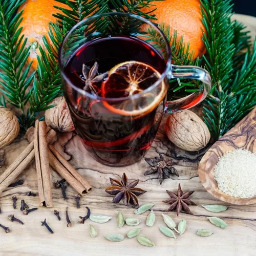 Σπιτικό Glühwein | Πώς θα φτιάξεις το πιο ιδιαίτερο και νόστιμο, σπιτικό γλυκό κρασί