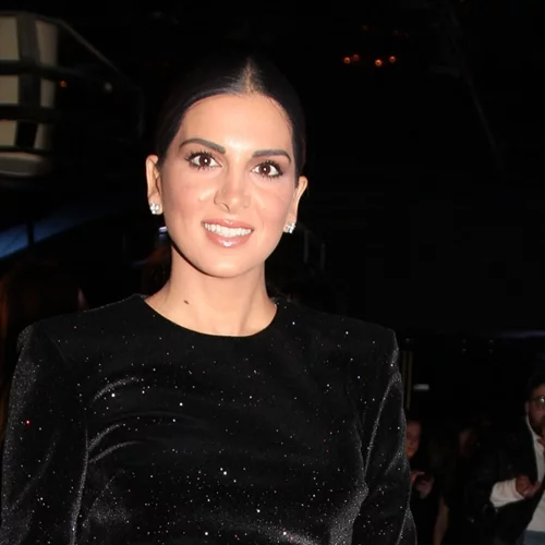 Δανείζεσαι συχνά τα πουκάμισα του φίλου σου; | Φόρεσε τα όπως η Σταματίνα Τσιμτσιλή