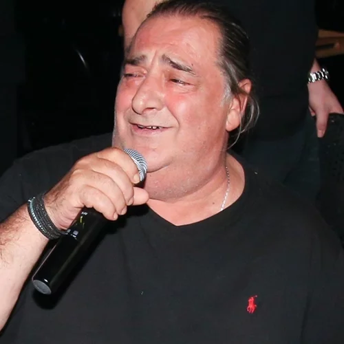 Βασίλης Καρράς | Σε λαϊκό προσκύνημα η σορός του - Πότε θα γίνει η κηδεία