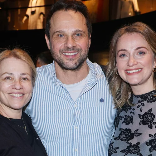 Μαριάννα Τουμασάτου | Αμακιγιάριστη σε θεατρική βραδιά