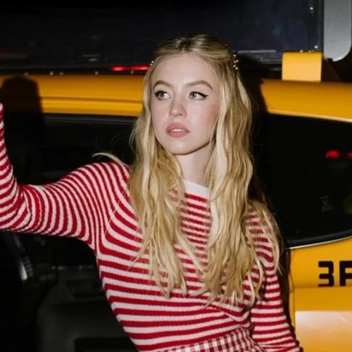 Sydney Sweeney | Η πρωταγωνίστρια του ''Euphoria'' φόρεσε τη νέα τάση μετά τα κοντά μποτάκια της UGG