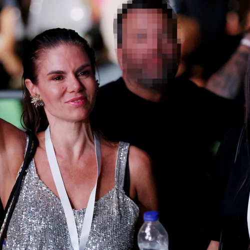 Μιράντα Πατέρα | Το διαχρονικό φόρεμα της γυναικείας γκαρνταρόμπας που επέλεξε για την εμφάνισή της σε κοσμικό event