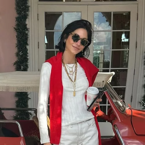 Σοφία Καρβέλα | Μας δείχνει τους καλοσχηματισμένους κοιλιακούς της