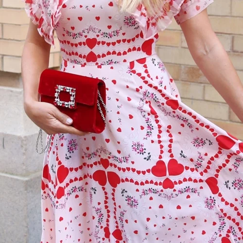 10 τσαντάκια που θα μπορούσες να κρατήσεις σ' ένα καλοκαιρινό γάμο