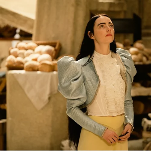 "Poor Things": Ποια είναι η γυναίκα πίσω από τα "φανταστικά" κοστούμια της Bella Baxter;