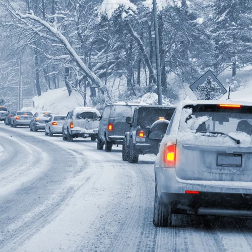 Διακοπές κυκλοφορίας στην Αττική λόγω των έντονων καιρικών φαινομένων