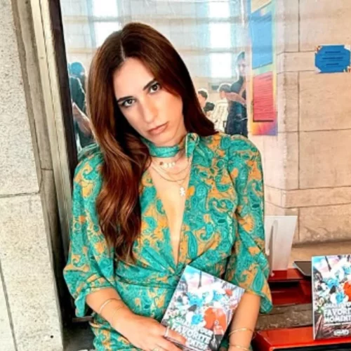 Πιο ανανεωμένη από ποτέ η Αντιγόνη Ψυχράμη | Η τεχνική που φώτισε τέλεια τα καστανά μαλλιά της