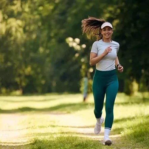 Καίει λίπος χωρίς να τρέχεις! - Η 30λεπτη ρουτίνα περπατήματος που προτείνουν οι ειδικοί