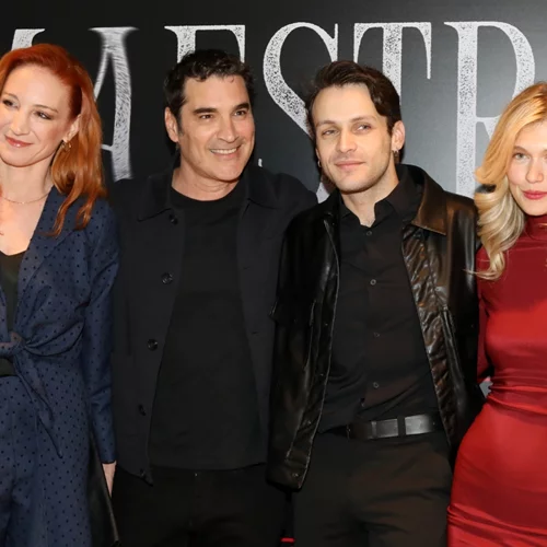 Στεφανία Γουλιώτη – Κλέλια Ανδριολάτου | Τα looks των πρωταγωνιστριών στη συνέντευξη Τύπου του Maestro