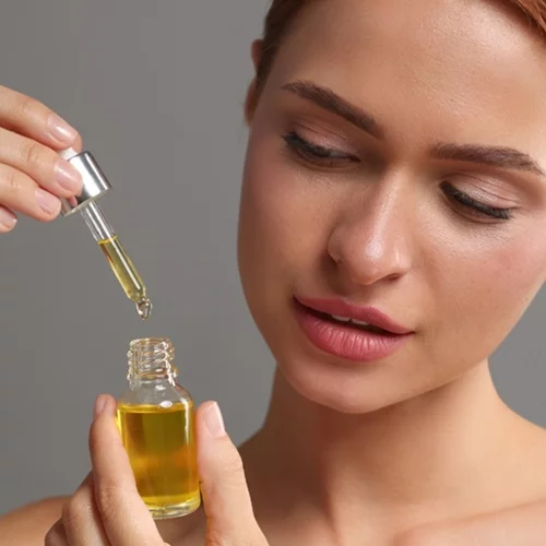 Τα αντιγηραντικά έλαια προσώπου που πρέπει σίγουρα να δοκιμάσεις