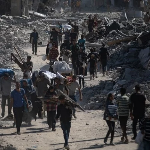 Γάζα: Χιλιάδες Παλαιστίνιοι επιστρέφουν στα σπίτια τους, με την εκεχειρία Ισραήλ - Χαμάς να τηρείται