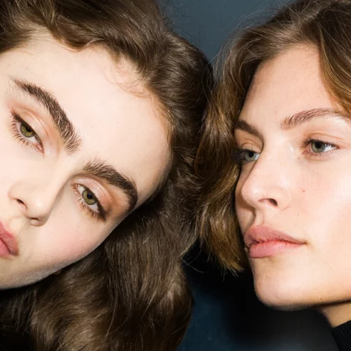 Βρήκα 3 απίστευτα οικονομικές mascaras που χαρίζουν θεϊκές βλεφαρίδες