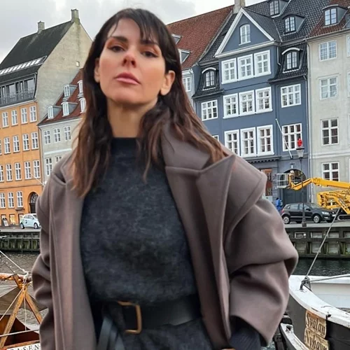 Η Έλενα Γαλύφα δημιούργησε τα πιο κομψά street style looks στην εβδομάδα μόδας της Κοπεγχάγης