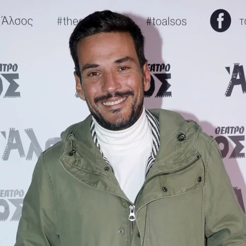 Κώστας Τσουρός | Η μοντέρνα και cozy διακόσμηση που έχει επιλέξει για το σπίτι του