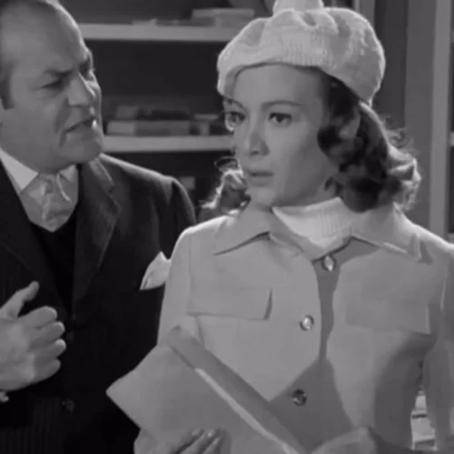 55 χρόνια πριν | H Μάρω Κοντού στο πλευρό του Λάμπρου Κωνσταντάρα με το πιο διαχρονικό σατέν φόρεμα με βολάν