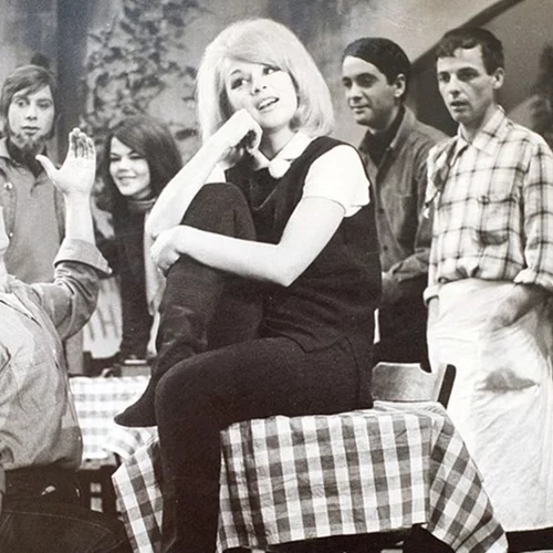 Το σπαρακτικό βίντεο-ντοκουμέντο της Αλίκης Βουγιουκλάκη στην κηδεία του Φίνου