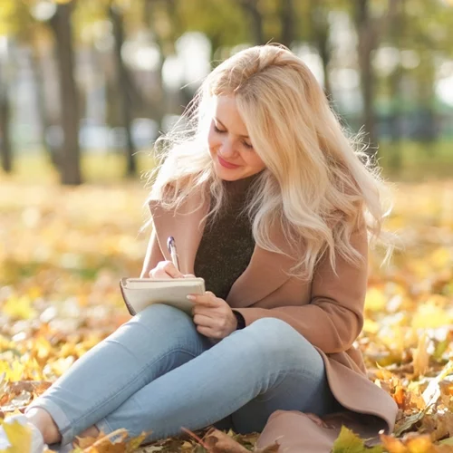 Γιατί ξαφνικά όλοι κρατούν ημερολόγιο; | 5 λόγοι για να "εθιστείς" στο junk journaling
