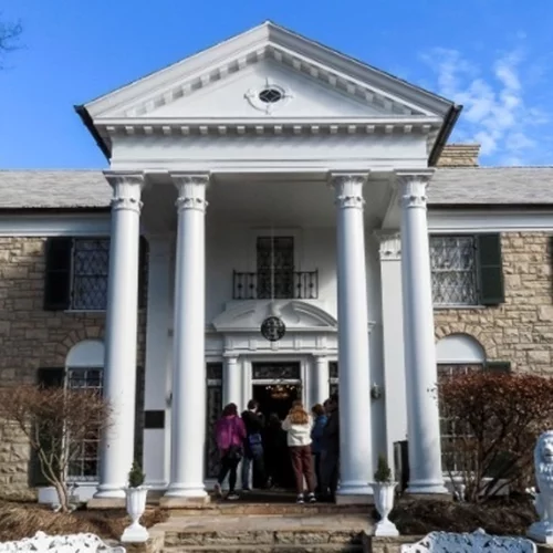 Ποινή φυλάκισης 5 ετών στη γυναίκα που προσπάθησε να ιδιοποιηθεί το σπίτι του Elvis Presley