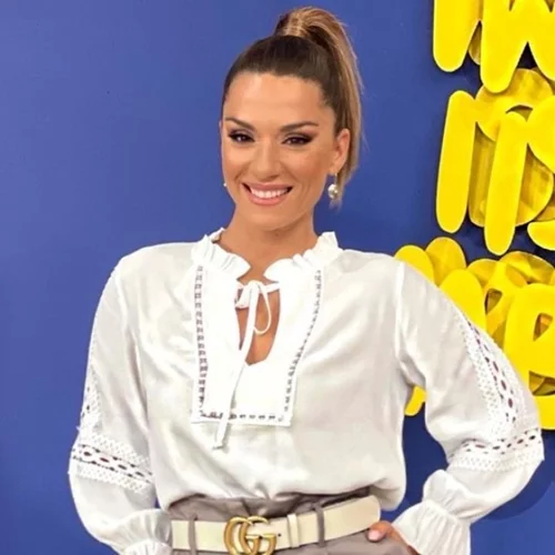 Αναρωτιέσαι πώς θα φορέσεις ένα κοστούμι σε βραδινή έξοδο; Η Βάσω Λασκαράκη προτείνει τον πιο σύγχρονο τρόπο