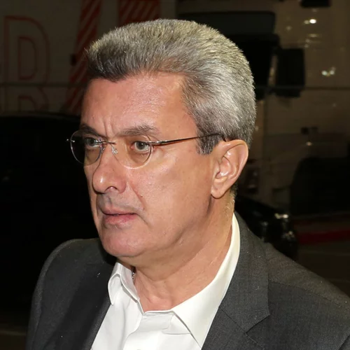 Ο Νίκος Χατζηνικολάου δημοσίευσε μια σπάνια φωτογραφία του μεγάλου του γιου και είναι ολόιδιοι