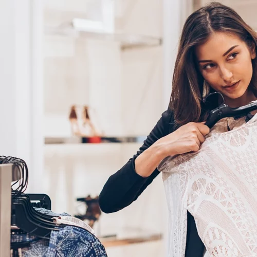 9 + 1 φορέματα από τα H&M για να δημιουργήσεις απίστευτα βραδινά looks