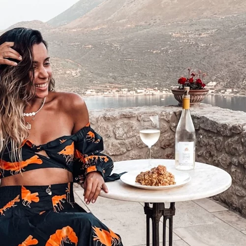 Ευσταθία Τζόβα | Tο πιο γλυκό κορίτσι του Instagram™ προτείνει ρούχα για effortless στυλ