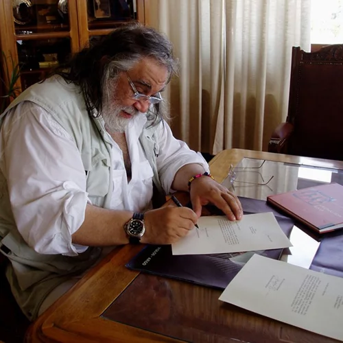 Έφυγε από τη ζωή ο μεγάλος Έλληνας συνθέτης Βαγγέλης Παπαθανασίου