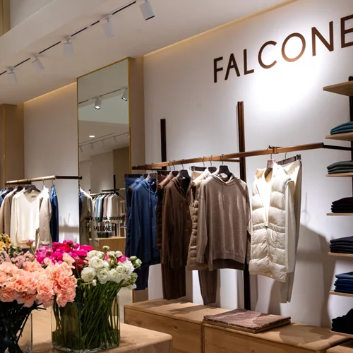 Η Falconeri γιόρτασε τα εγκαίνια του νέου της καταστήματος στη Γλυφάδα με μια βραδιά απαράμιλλης κομψότητας