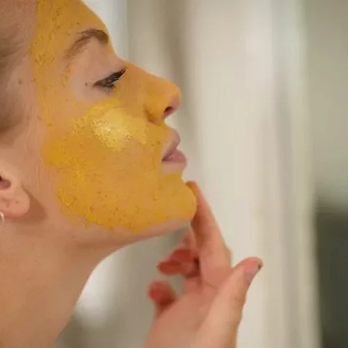 DIY skincare | Τα 5 πιο επικίνδυνα φυσικά υλικά που μπορεί να προκαλέσουν εγκαύματα